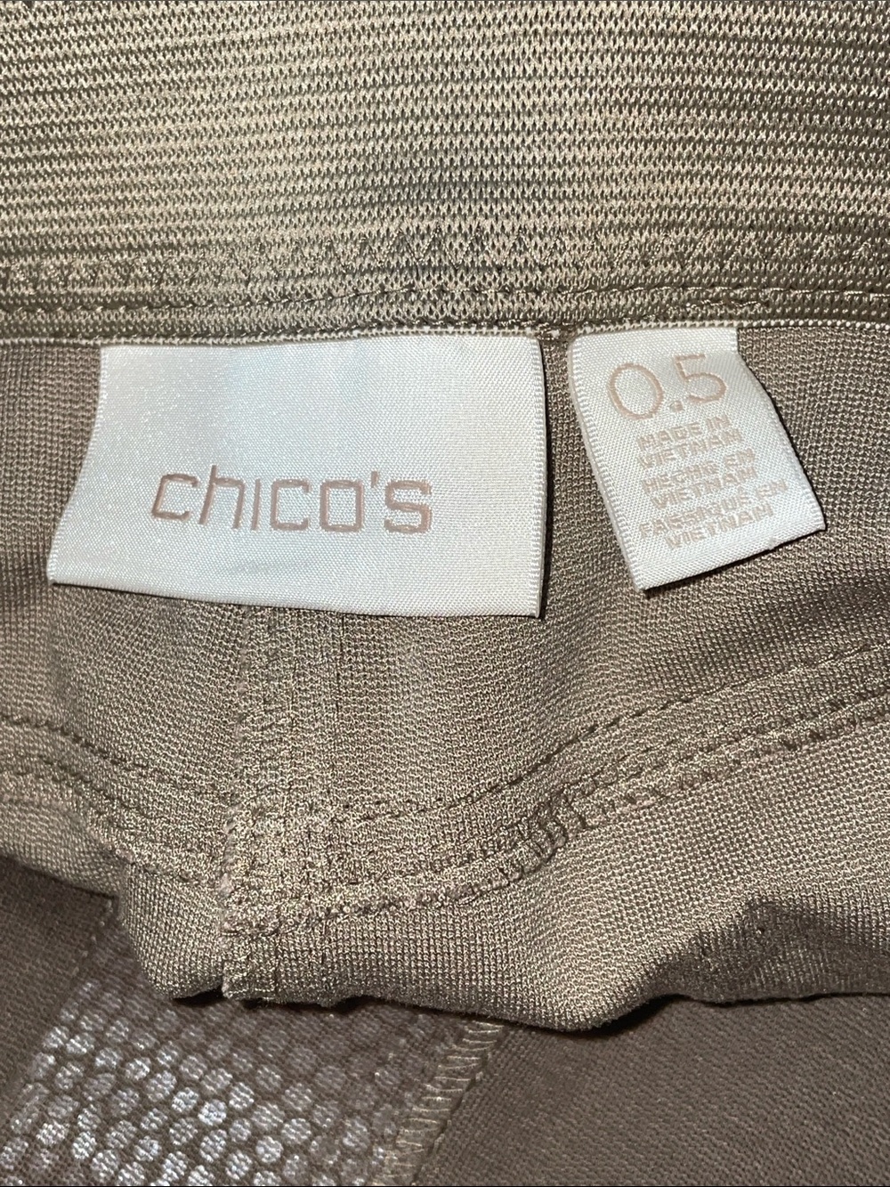 Chico's Neutral Taupe Textured Leggings.  SIze  .5/6  NWOT - Picture 2 of 13